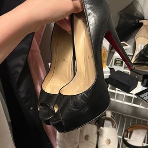 $150 ven shipped ven Louboutin peep toe heels